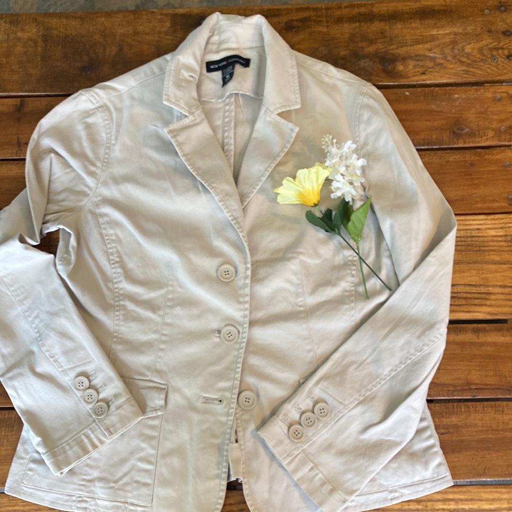 NY and Co tan blazer